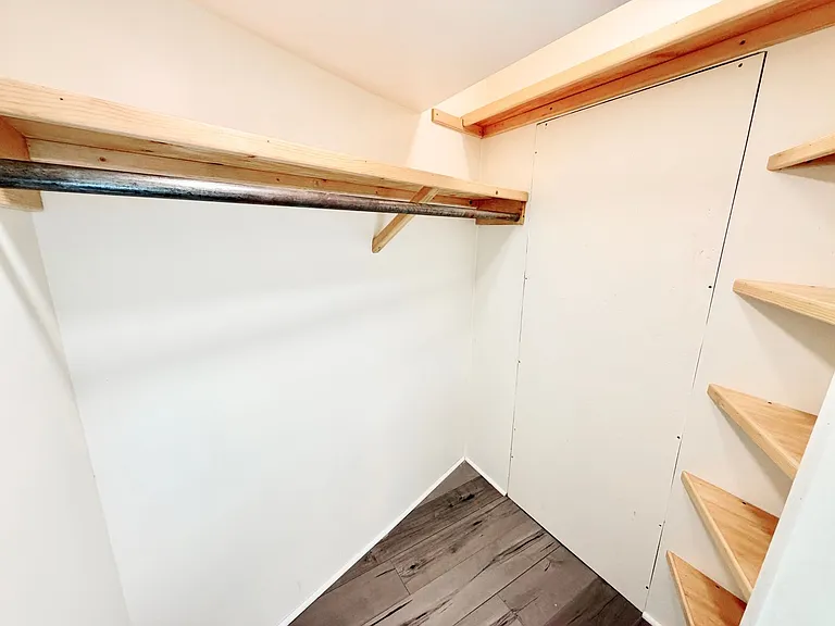 345 Crane Blvd — Photo 35