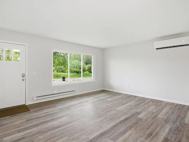 2895 Spring Hill Dr — Photo 12