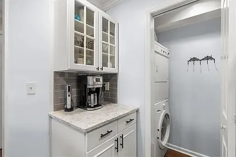 209 14th St NE #214 — Photo 5