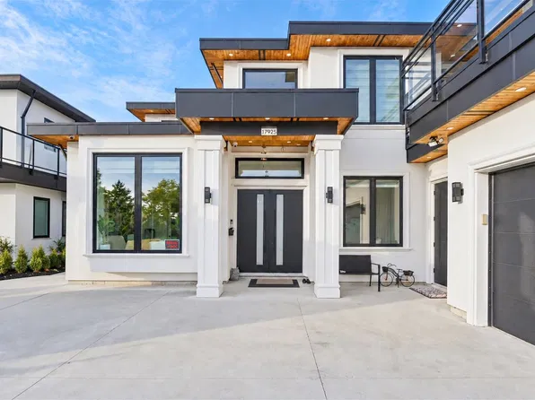 17925 56a Ave, Surrey, BC V3S 5H4