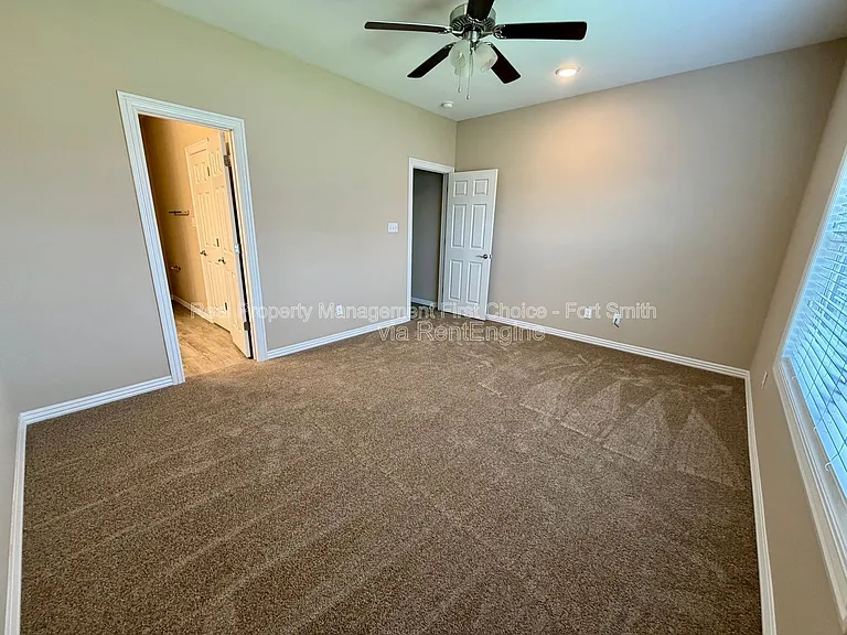6605 Leightyn Ln — Photo 9