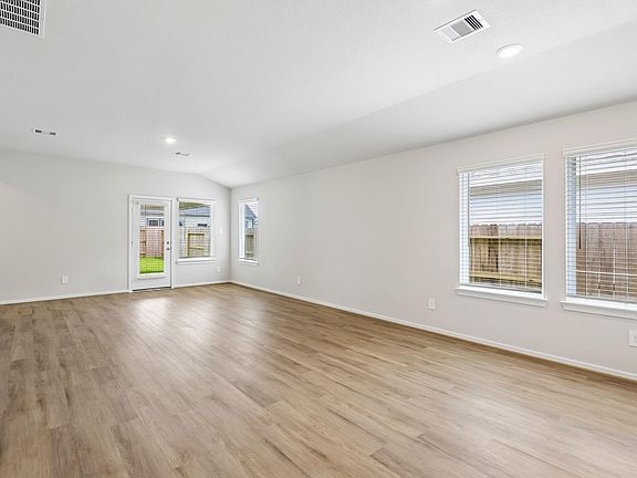 3rd image of 29015 Maggie View Ct
