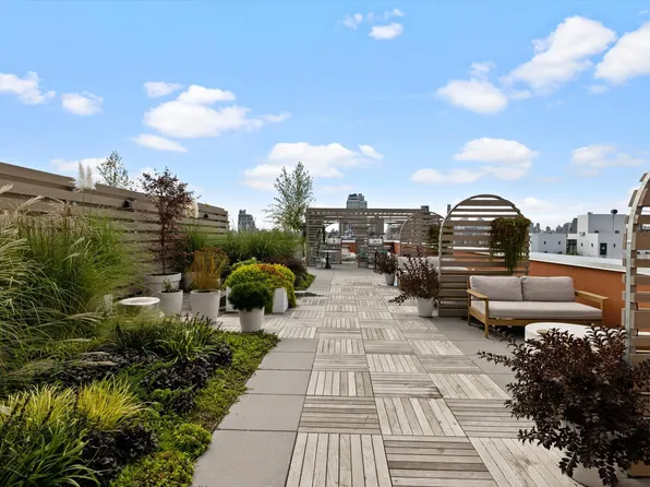 8 Marcy Avenue image 9 of 14