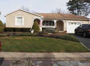 7 Rosewood Ln, Monroe Township, NJ