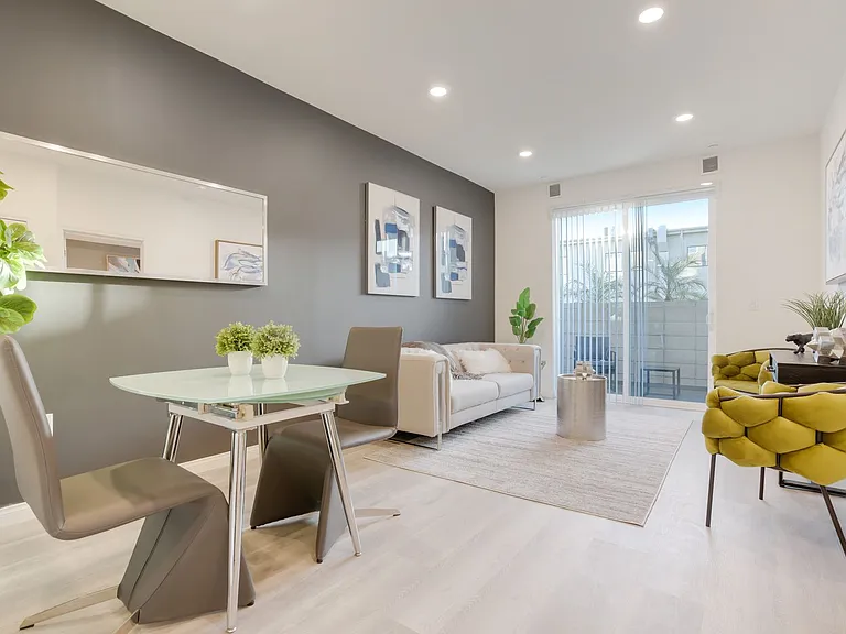 V on Victory Apartments — Photo 8