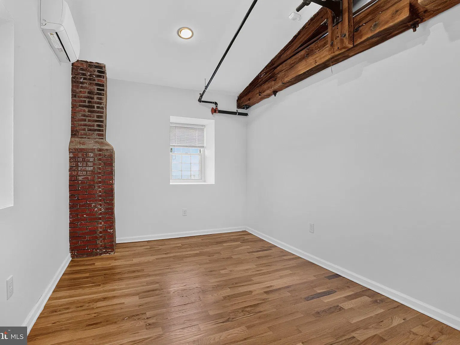 2 bed, 1.0 bath, 850 sqft, $1,575 — Photo 4