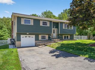 95 Rolling Meadows Rd, Middletown, NY 10940