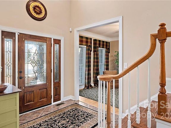 4th image of 10405 Sundance Ct