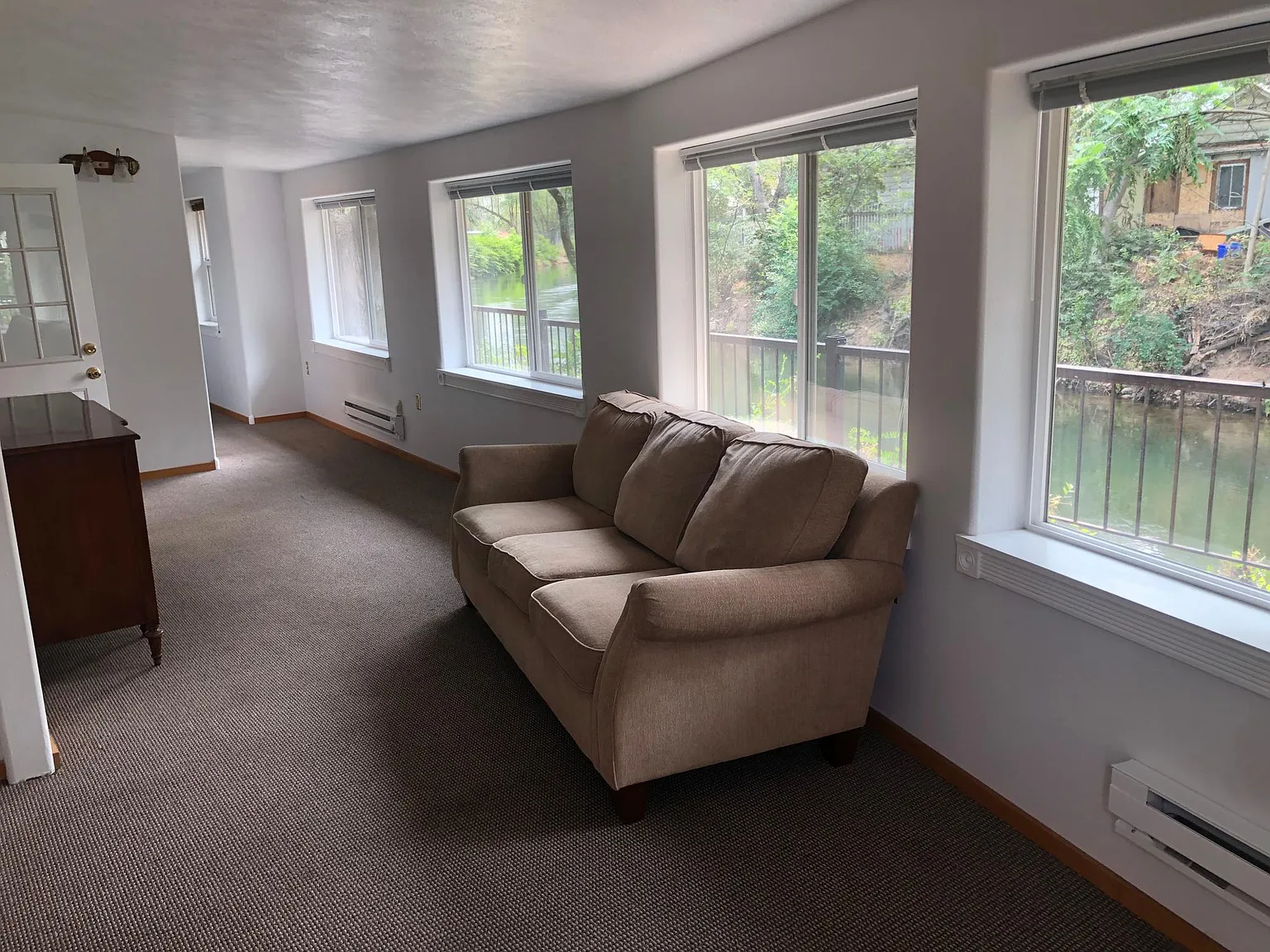 2819 W Rose Hill St — Photo 2