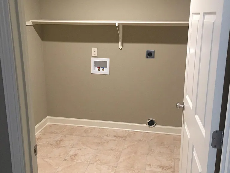 6025 Noble Rd — Photo 15