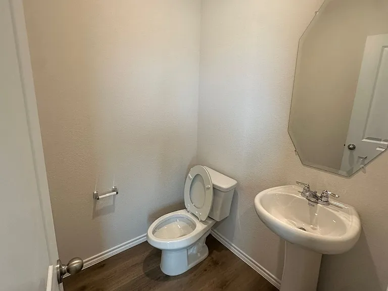 631 Minnie Ln — Photo 12