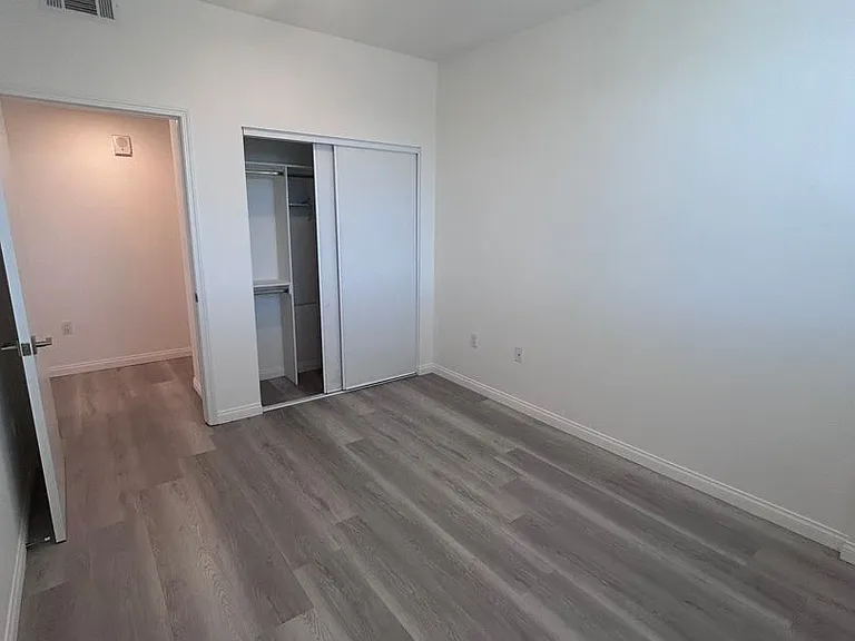 V on Victory Apartments — Photo 61