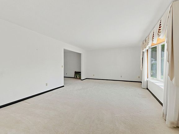 5th image of 59567 Spicewood Dr