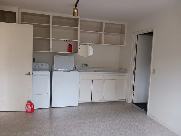 Club Rd — Photo 22