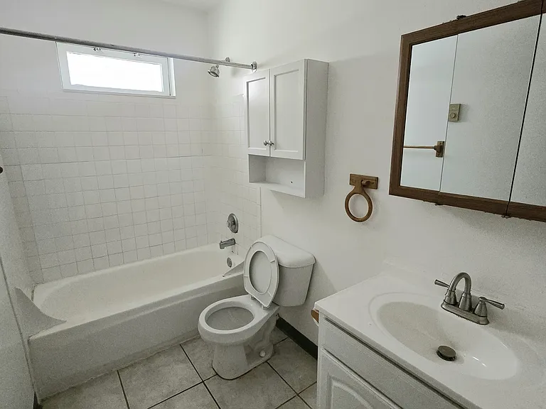 1412 W 110th St #203 — Photo 5