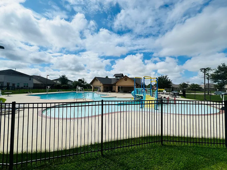 15914 Skylark Grove Cir — Photo 37
