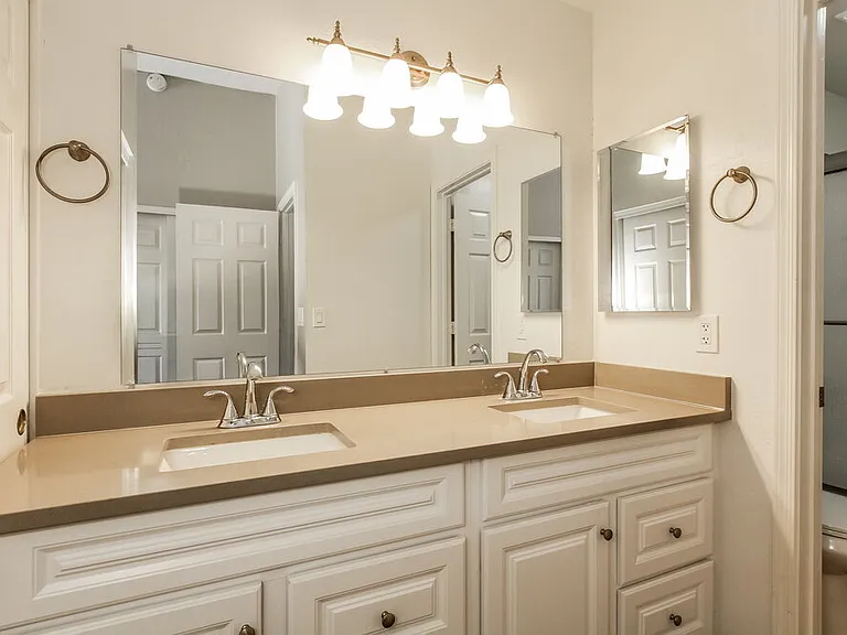 2345 E Gelding Dr — Photo 10