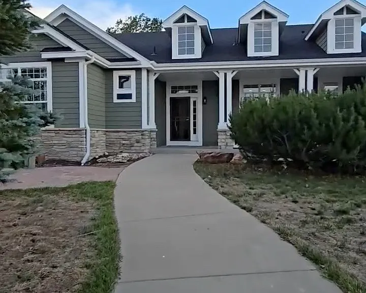 360 Columbine Dr — Photo 12