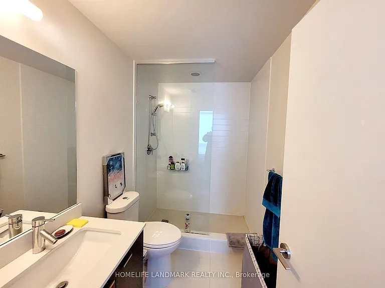 30 Roehampton Ave #3110 — Photo 28