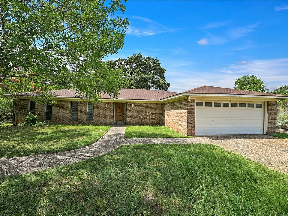 2505 Rustling Oaks Dr