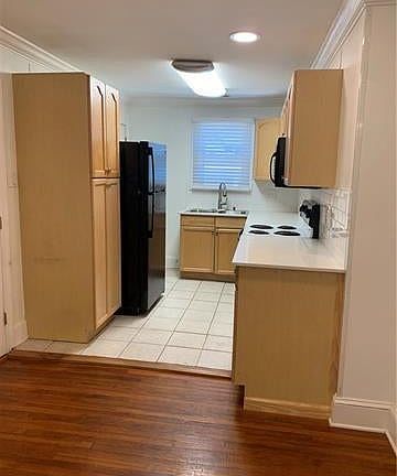 3rd image of 124 Helios Ave