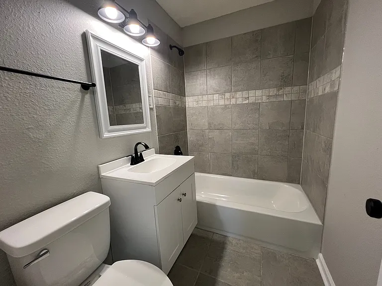 1802 Blair Hunt Dr — Photo 4