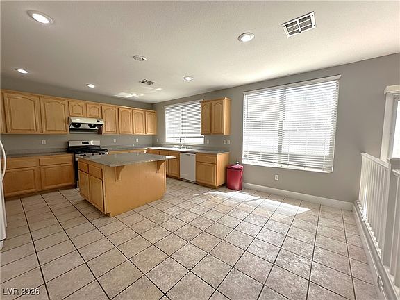 3rd image of 293 Sea Rim Ave