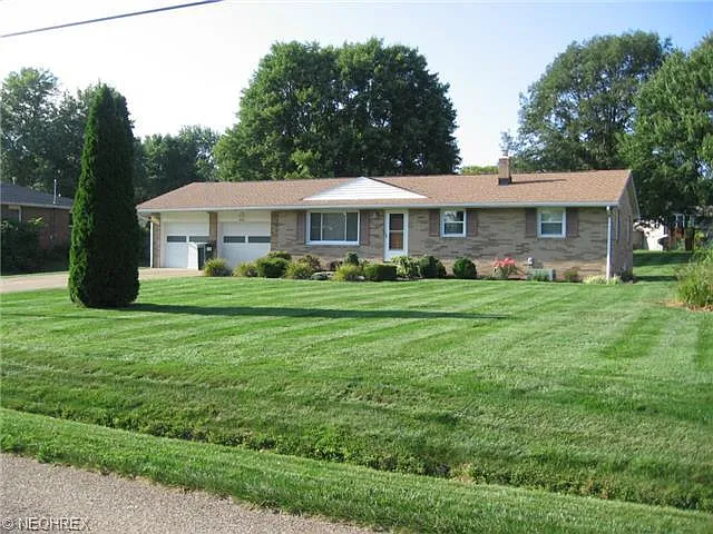 3351 Forestview St NE photo 1