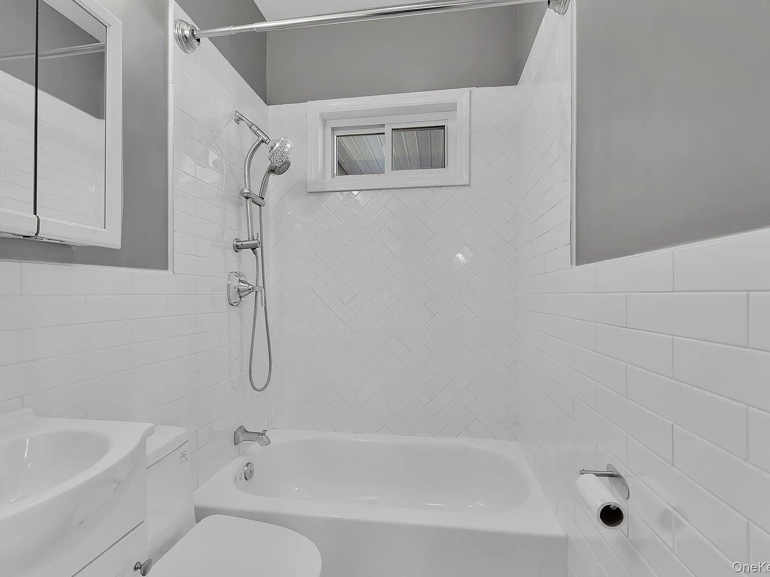 4 bed, 2270 sqft, $3,000 — Photo 2