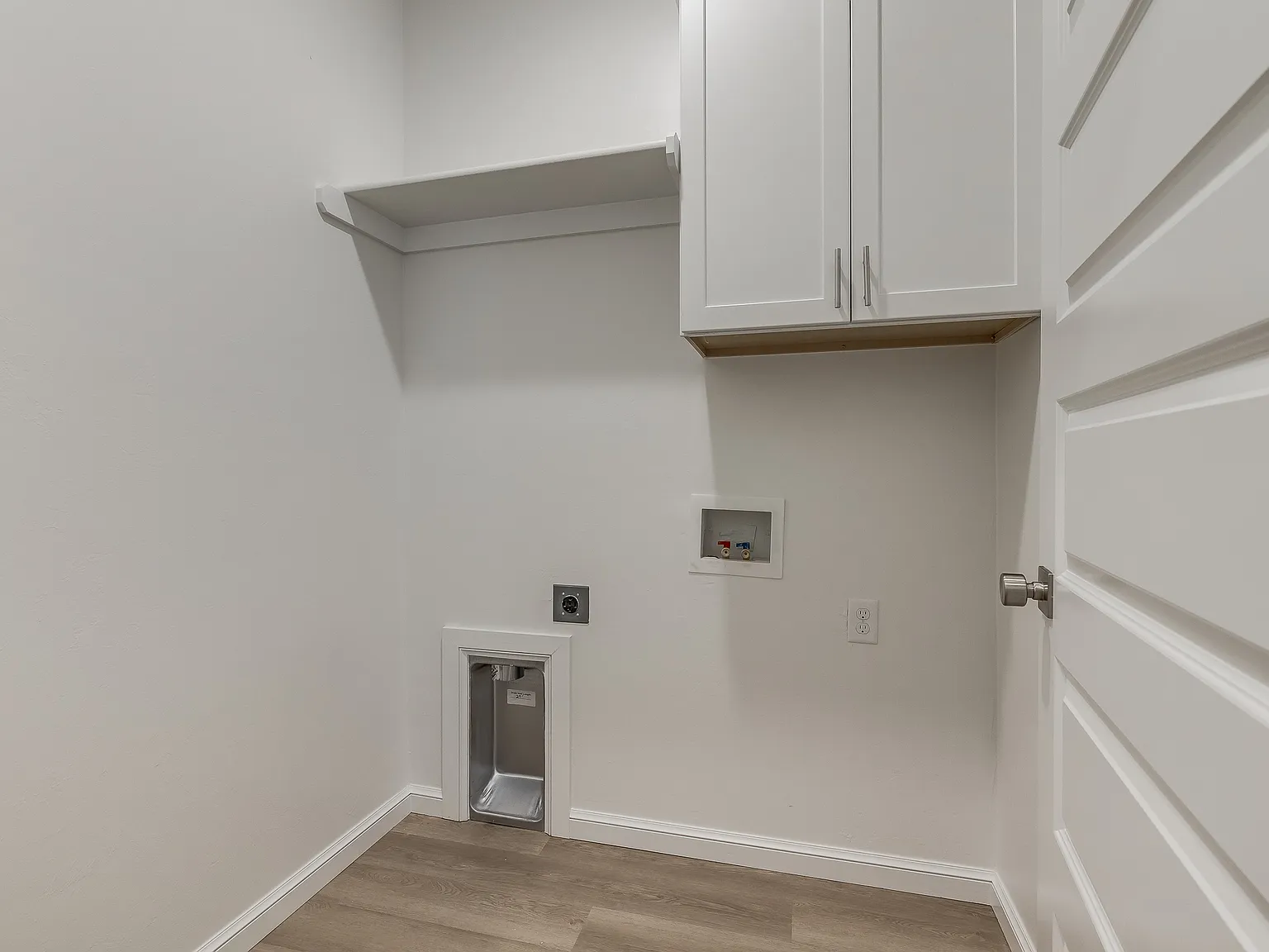 3 bed, 1.5 bath, 1188 sqft, $1,700 — Photo 3