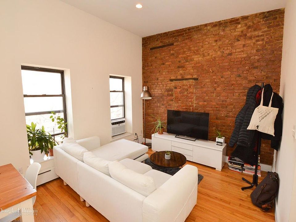 1st image of 376 Park Pl APT 4