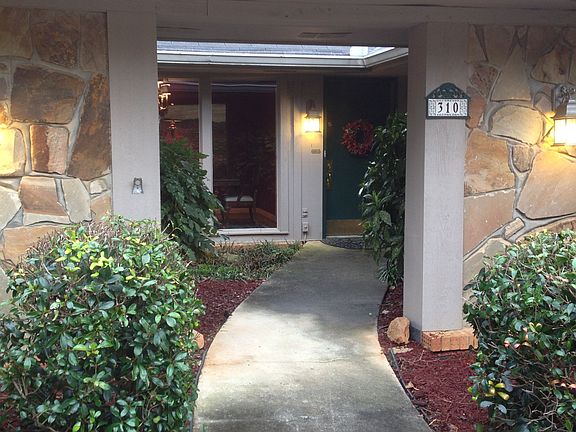 Courtyard Entranceway