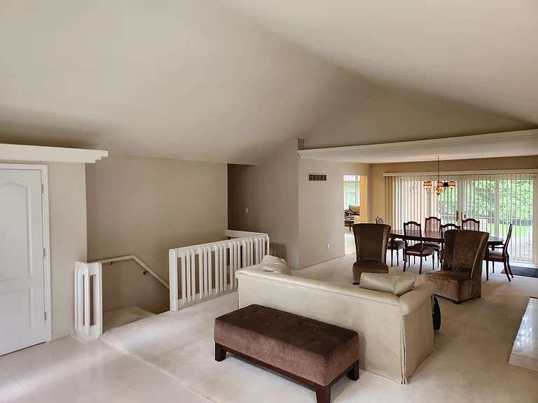 21193 Knudsen Dr — Photo 2