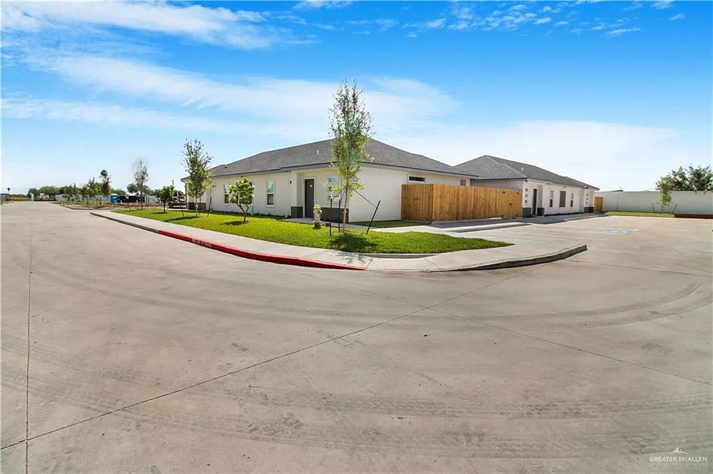 Building Photo - 1413 N Inspiration Blvd E #200