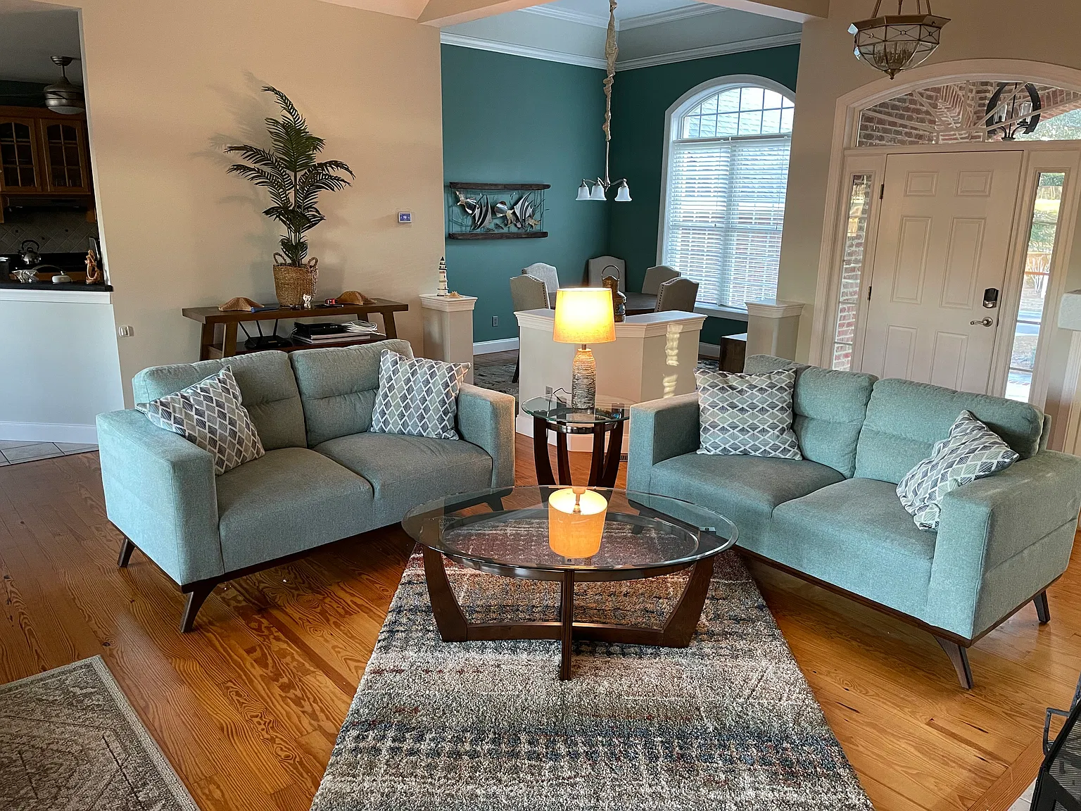 3 bed, 2246 sqft, $2,900 — Photo 4
