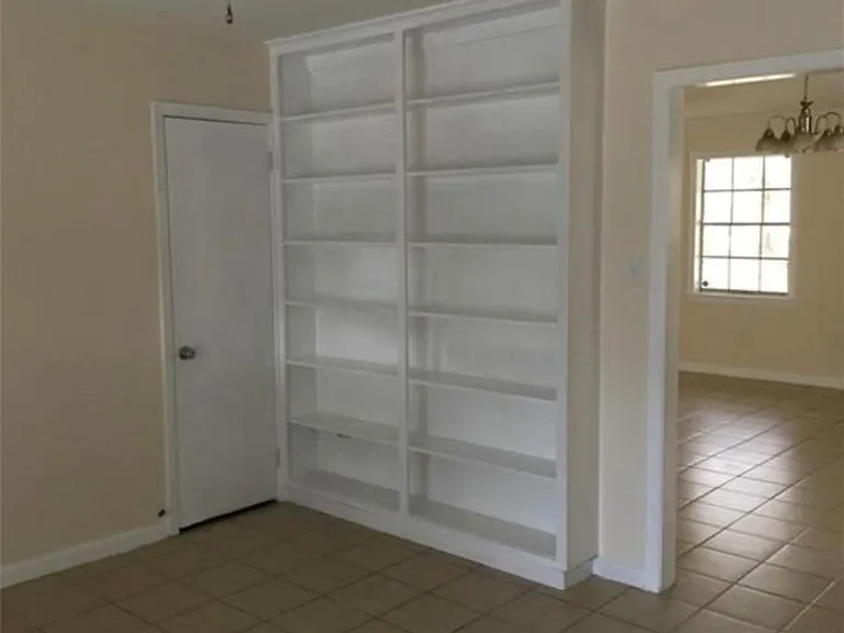 2110 Cherie Dr — Photo 3