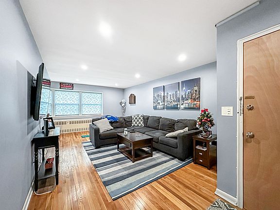 4th image of 6-12 Hillside Ave APT 2