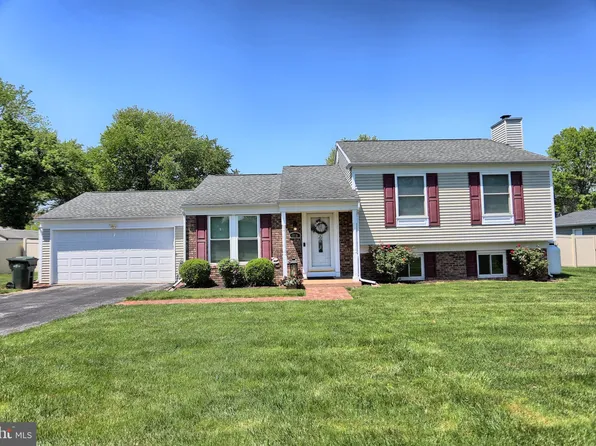 910 Hawthorne Ave, Mechanicsburg, PA 17055