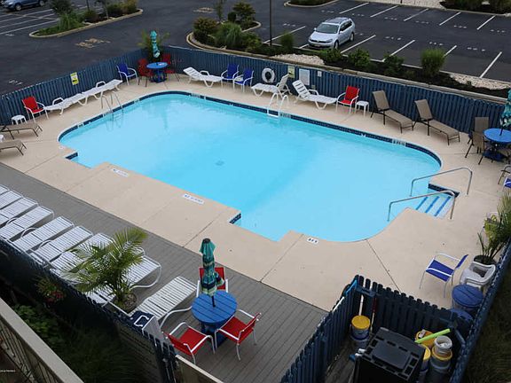 2nd image of 1919 Bay Blvd Unit B34-b34g