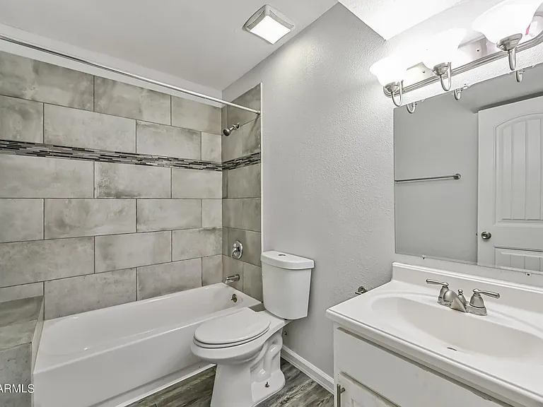 1744 W Glendale Ave #2 — Photo 5