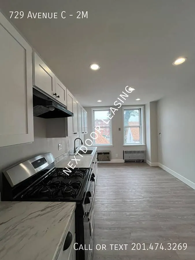 729 Avenue C — Photo 3