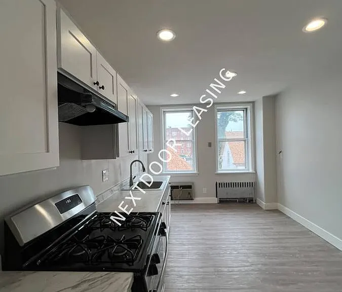 729 Avenue C #2M — Photo 3