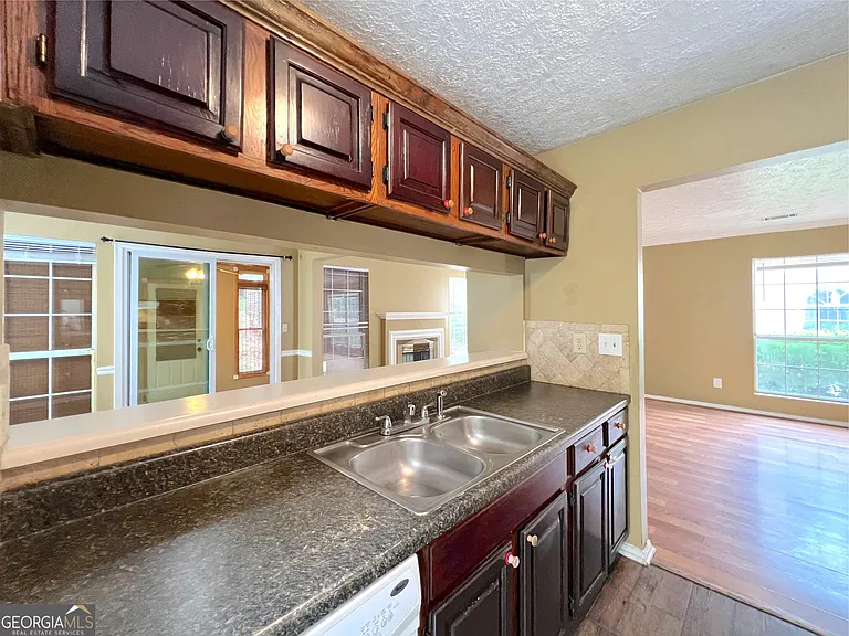790 Hampton Hill Ct — Photo 8