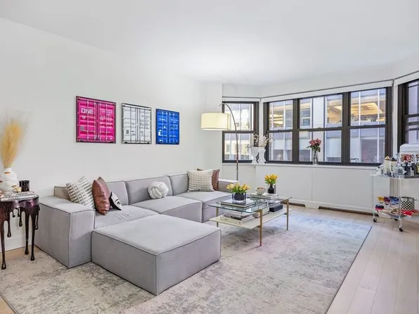 135 East 54th Street image 1 of 11