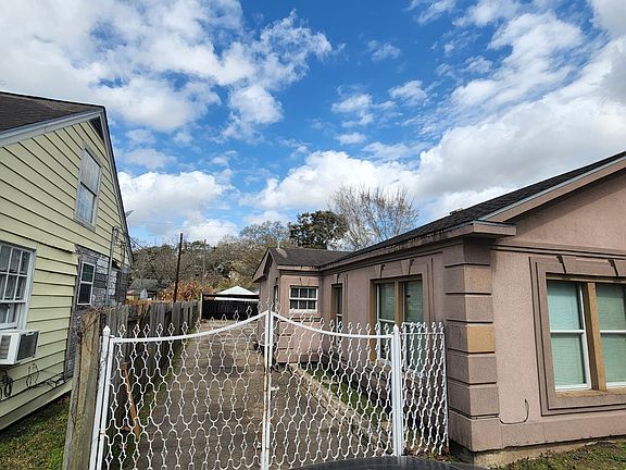 2nd image of 8255 Wier Dr