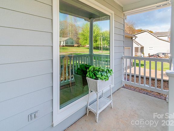 4th image of 4568 Huntington Dr
