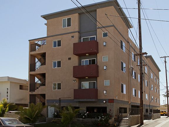 5th image of 3821 Mentone Ave #100