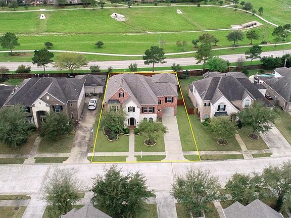 3rd image of 26627 Godfrey Cove Ct