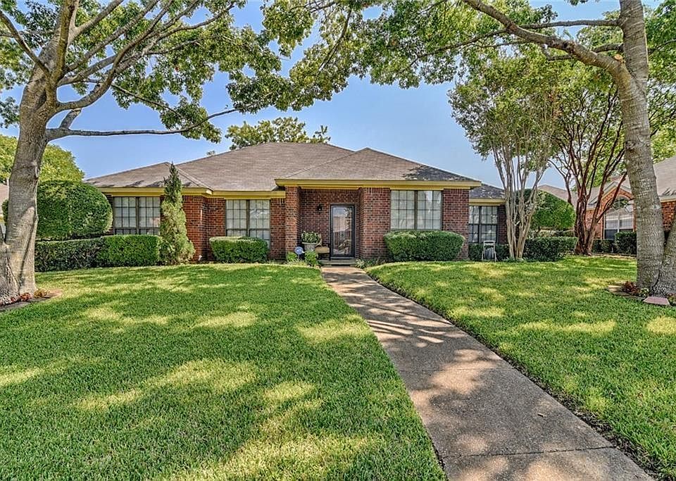 1st image of 716 Andalusia Trl