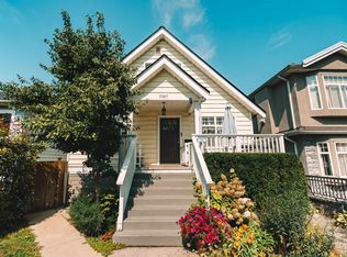 2267 Napier St, Vancouver, BC V5L2P3